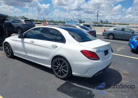 2020 Mercedes-Benz C 300 z USA, uszkodzony, nr VIN WDDWF8DBXLR549777